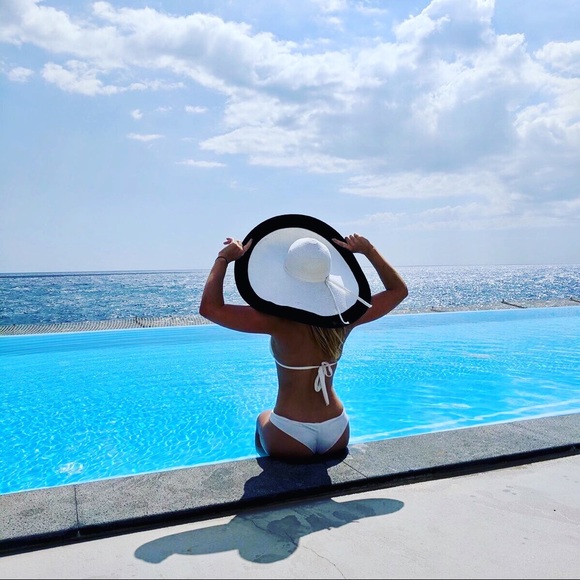 Meet your Posher, Laura - Picture 1 of 1